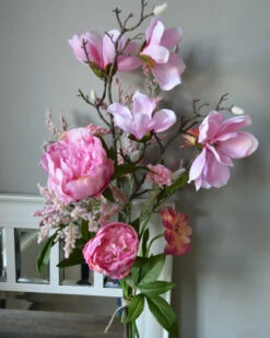 Roze Plukboeket Met Magnolia En Pioenrozen -Bekend Decoratie Winkel roze plukboeket met magnolia en pioenrozen 5