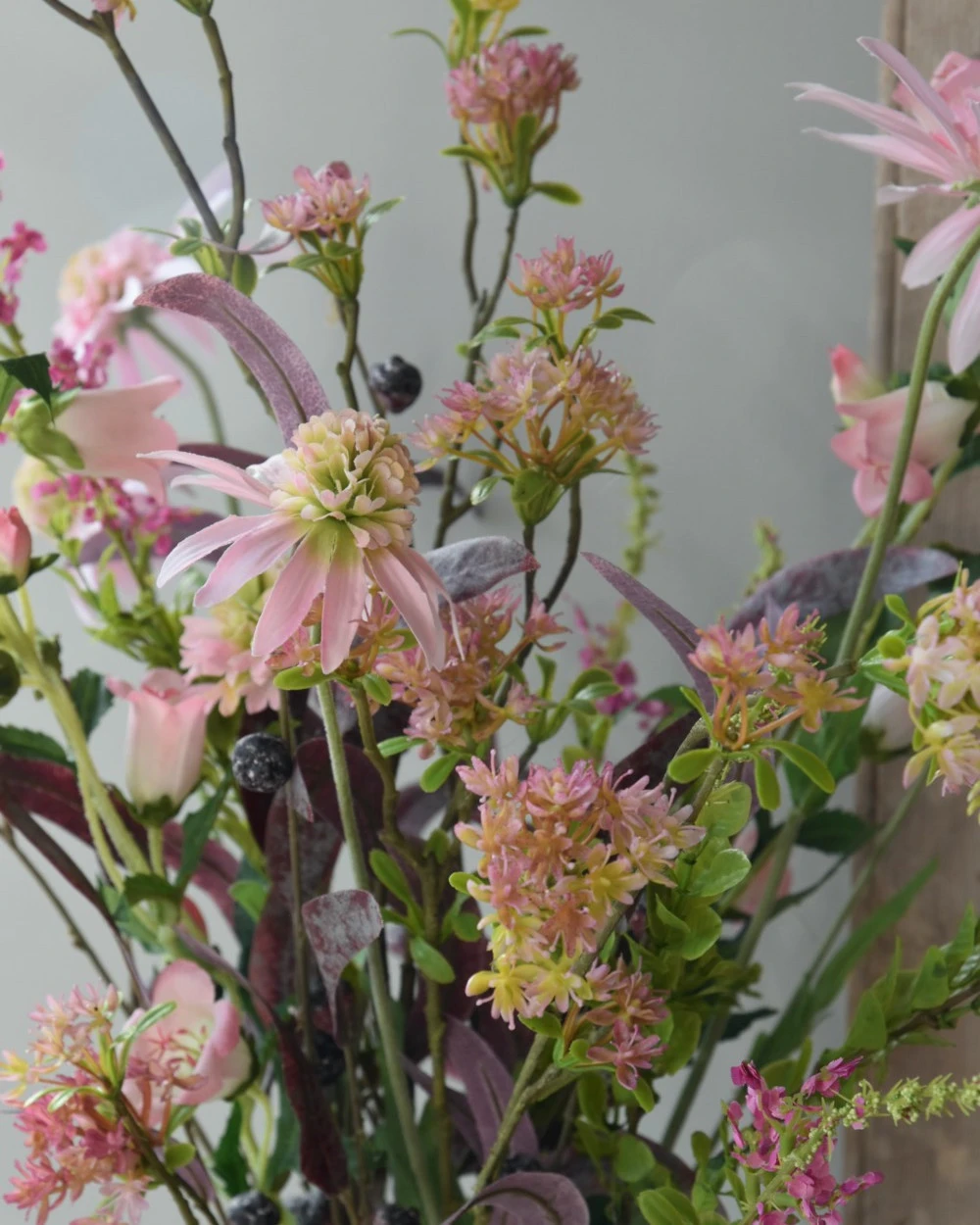 Roze Zijde Pluk Boeket Gemengd, Brynxz Met Bloesem, Klokjes Bloemen, Zonnehoed, Spirea En Eucalyptus 6 Roze Zijde Pluk Boeket Gemengd, Brynxz Met Bloesem, Klokjes Bloemen, Zonnehoed, Spirea En Eucalyptus - Afbeelding 4