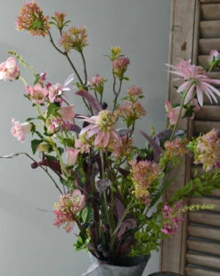 Roze Zijde Pluk Boeket Gemengd, Brynxz Met Bloesem, Klokjes Bloemen, Zonnehoed, Spirea En Eucalyptus 13 Roze Zijde Pluk Boeket Gemengd, Brynxz Met Bloesem, Klokjes Bloemen, Zonnehoed, Spirea En Eucalyptus -Bekend Decoratie Winkel roze zijde pluk boeket gemengd brynxz 4