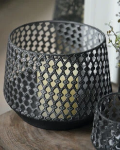 Set Van 3 Metalen Windlichten Met Sierlijk Gaatjes Patroon -Bekend Decoratie Winkel set van 3 metalen windlichten met sierlijk gaatjes patroon 4