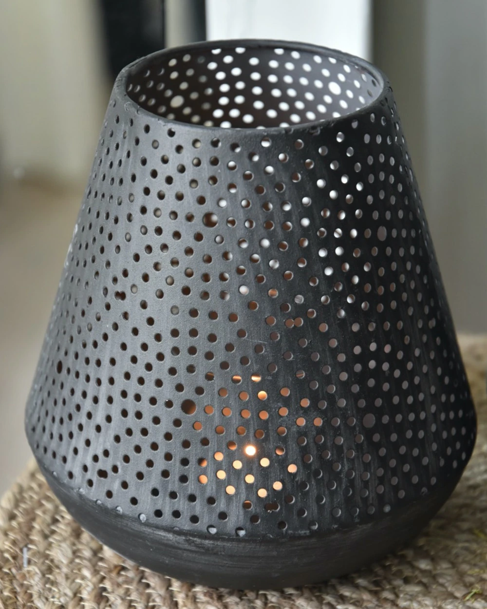 Taps Windlicht Met Ronde Gaatjes In Cirkel Patroon 7 Taps Windlicht Met Ronde Gaatjes In Cirkel Patroon - Afbeelding 5