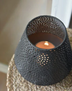 Taps Windlicht Met Ronde Gaatjes In Cirkel Patroon 13 Taps Windlicht Met Ronde Gaatjes In Cirkel Patroon -Bekend Decoratie Winkel taps windlicht met ronde gaatjes in cirkel patroon 5