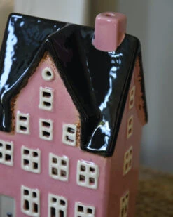 Theelicht Pakhuis Nyhavn Roze Met Zwart Dak, IB Laursen 11 Theelicht Pakhuis Nyhavn Roze Met Zwart Dak, IB Laursen -Bekend Decoratie Winkel theelicht pakhuis nyhavn roze met zwart dak ib laursen 2