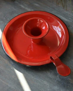 Tijdloze Rode Emaille Kandelaar, IB Laursen -Bekend Decoratie Winkel tijdloze rode emaille kandelaar 2