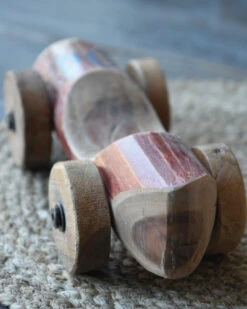 Unieke Rode Auto Van Hout Met Blauw Nr 94, IB Laursen -Bekend Decoratie Winkel unieke rode auto van hout met blauw nr 94 ib laursen 2