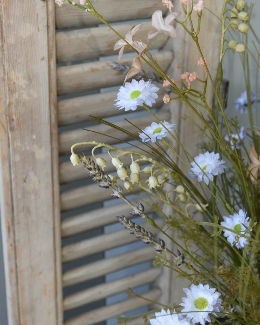 Groot Veldboeket Van Zijde/ Kunst Bloemen In Zachte Kleuren, IB Laursen Met O.a. Lelietje Der Dalen, Gipskruid En Astertjes 6 Groot Veldboeket Van Zijde/ Kunst Bloemen In Zachte Kleuren, IB Laursen Met O.a. Lelietje Der Dalen, Gipskruid En Astertjes - Afbeelding 4