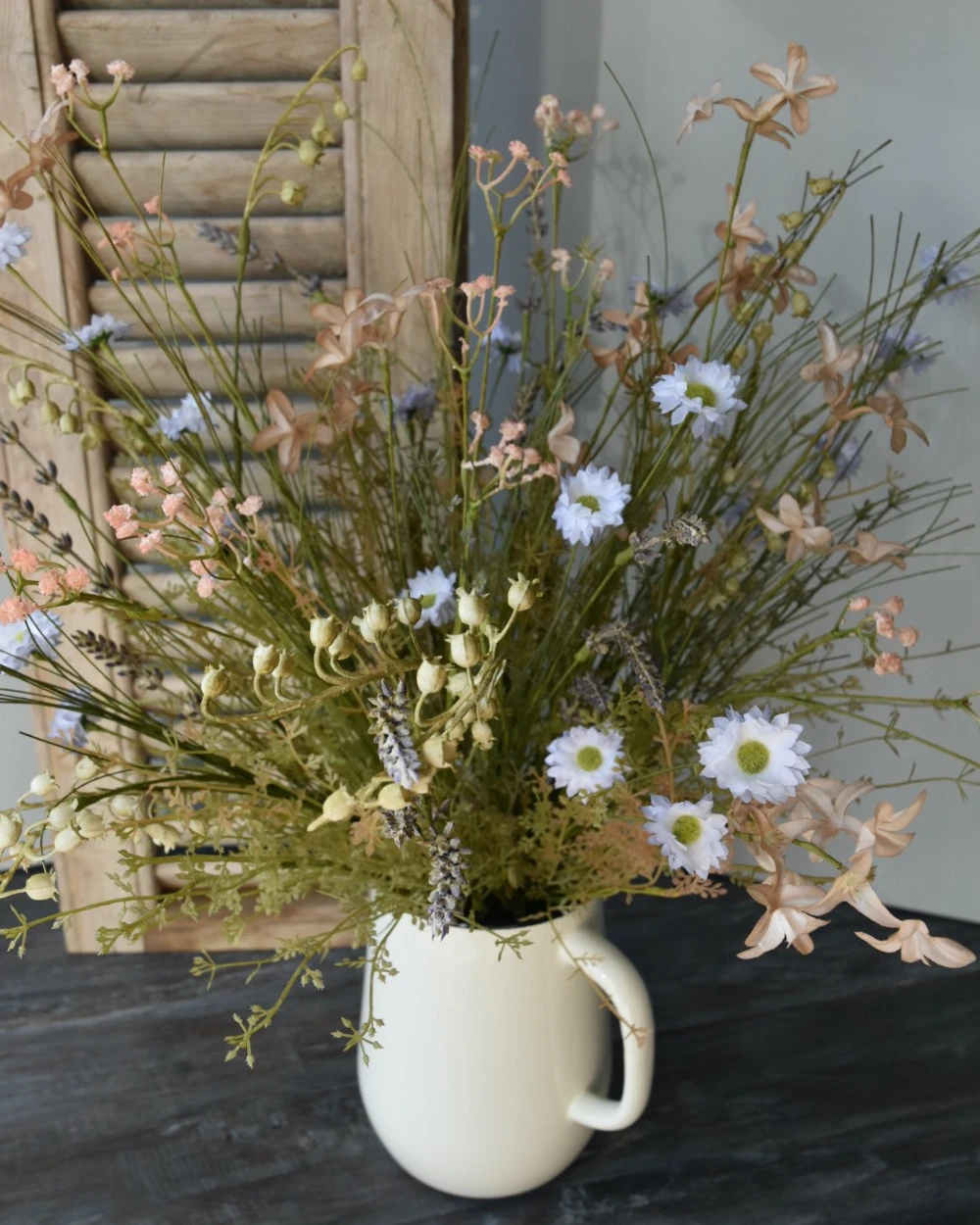 Groot Veldboeket Van Zijde/ Kunst Bloemen In Zachte Kleuren, IB Laursen Met O.a. Lelietje Der Dalen, Gipskruid En Astertjes 7 Groot Veldboeket Van Zijde/ Kunst Bloemen In Zachte Kleuren, IB Laursen Met O.a. Lelietje Der Dalen, Gipskruid En Astertjes - Afbeelding 5