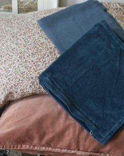 Velours Kussen Historical Blue, IB Laursen -Bekend Decoratie Winkel velours kussen historical blue ib laursen 3