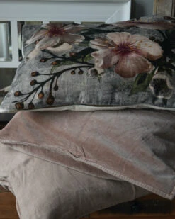 Velours Kussen Met Pastel Kleurige Bloemen Rechthoekig -Bekend Decoratie Winkel velours kussen met pastel kleurige bloemen rechthoekig 3