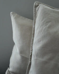 Vierkant Velours Kussen Fog, IB Laursen -Bekend Decoratie Winkel vierkant velours kussen fog ib laursen 3