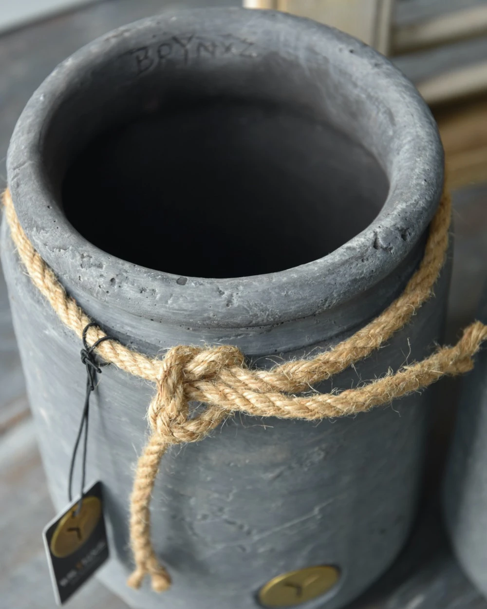 Vintage Grijze Pot Met Dik Touw Groot, Brynxz 4 Vintage Grijze Pot Met Dik Touw Groot, Brynxz - Afbeelding 2