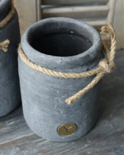 Vintage Grijze Pot Met Dik Touw Klein, Brynxz -Bekend Decoratie Winkel vintage grijze pot met dik touw klein brynxz 2