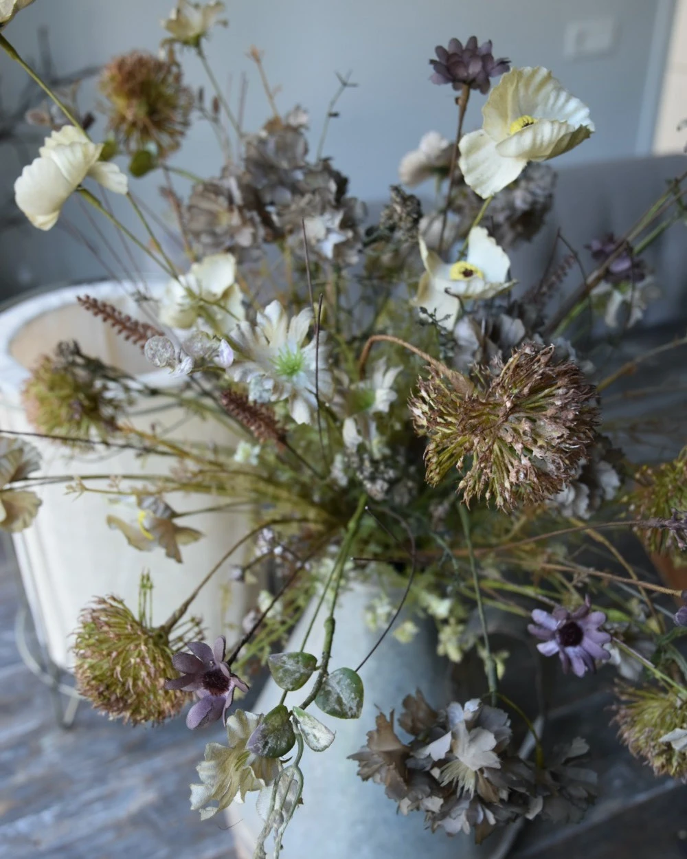 Warm Gemengd Boeket In Taupe, 'zijdebloemen' 4 Warm Gemengd Boeket In Taupe, 'zijdebloemen' - Afbeelding 2