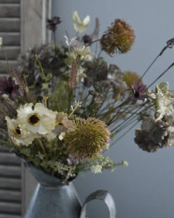 Warm Gemengd Boeket In Taupe, 'zijdebloemen' 15 Warm Gemengd Boeket In Taupe, 'zijdebloemen' -Bekend Decoratie Winkel warm gemengd boeket in taupe zijdebloemen 1 5
