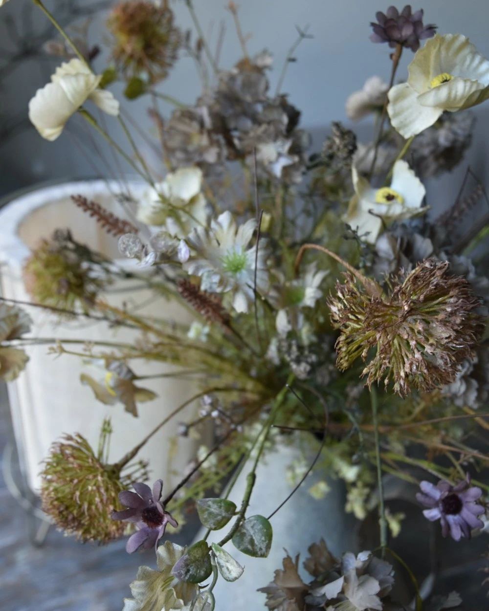 Warm Gemengd Boeket In Taupe, 'zijdebloemen' 10 Warm Gemengd Boeket In Taupe, 'zijdebloemen' - Afbeelding 8