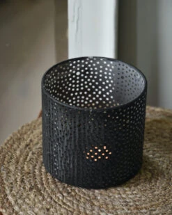 Windlicht Van Metaal Met Ronde Gaatjes Cirkel Patroon -Bekend Decoratie Winkel windlicht van metaal met ronde gaatjes cirkel patroon 6