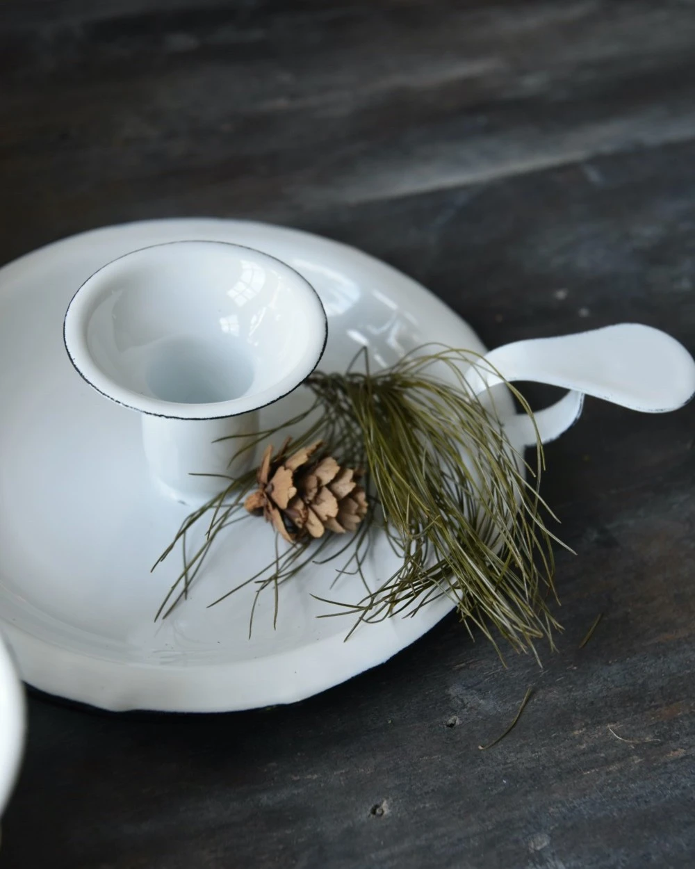 Wit Emaille Kandelaar Met Oor, IB Laursen 3 Wit Emaille Kandelaar Met Oor, IB Laursen