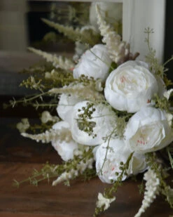 Wit Zijde Bloemen Biedermeier Boeket Met Pioenrozen