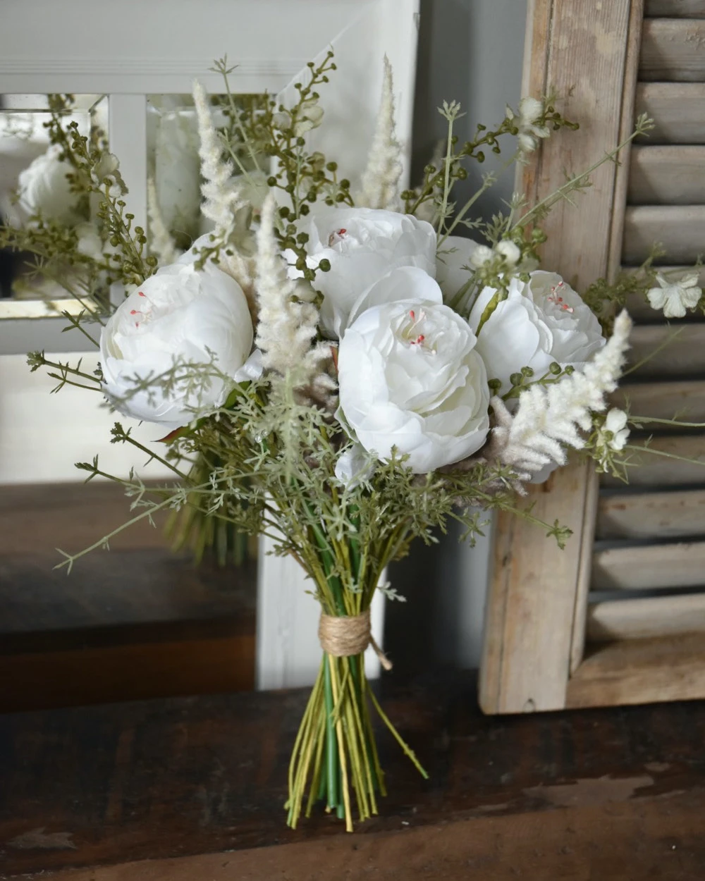 Wit Zijde Bloemen Biedermeier Boeket Met Pioenrozen 9 Wit Zijde Bloemen Biedermeier Boeket Met Pioenrozen - Afbeelding 7