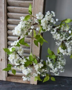 Witte Bloesem Krans Zijde Van Trossen Bloemen En Fris Groene Blaadjes -Bekend Decoratie Winkel witte bloesem krans zijde van trossen bloemen en fris groene blaadjes 4
