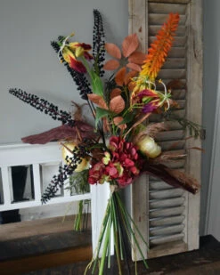 Zijde Barok Boeket In Warm Rood Oranje Geel Met Gloriosa En Vuurpijl