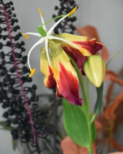 Zijde Barok Boeket In Warm Rood Oranje Geel Met Gloriosa En Vuurpijl -Bekend Decoratie Winkel zijde barok boeket in warm rood oranje geel met gloriosa en vuurpijl 3