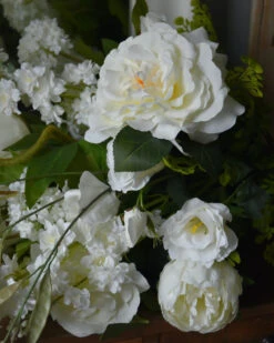Zijde Boeket Gelaagd Met Witte Bloemen -Bekend Decoratie Winkel zijde boeket gelaagd met witte bloemen 5