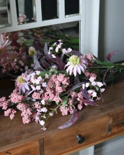 Zijde Boeket In Het Roze Met Bessen, Vergeet Me Nietje En Echinacea -Bekend Decoratie Winkel zijde boeket in het roze met bessen vergeet me nietje en echinacea 4