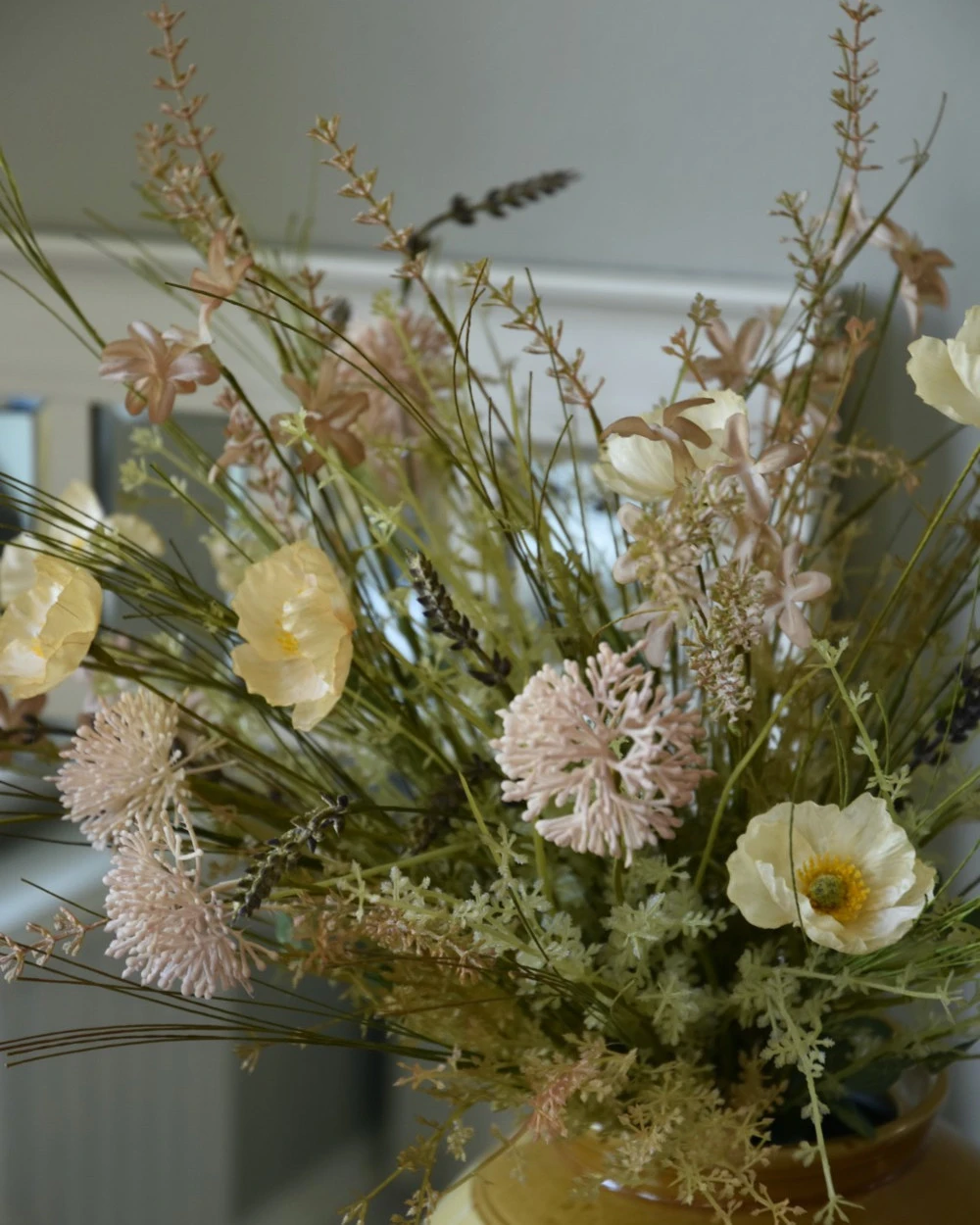 Zijde Boeket In Poeder Tinten Met Lavendel, Anemonen En Allium Met Bloemen Van IB Laursen 3 Zijde Boeket In Poeder Tinten Met Lavendel, Anemonen En Allium Met Bloemen Van IB Laursen