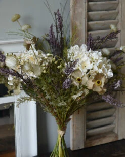 Zijde Boeket Met Hortensia's En Paars/lila Seringen 14 Zijde Boeket Met Hortensia's En Paars/lila Seringen -Bekend Decoratie Winkel zijde boeket met hortensia s en paarslila seringen 5