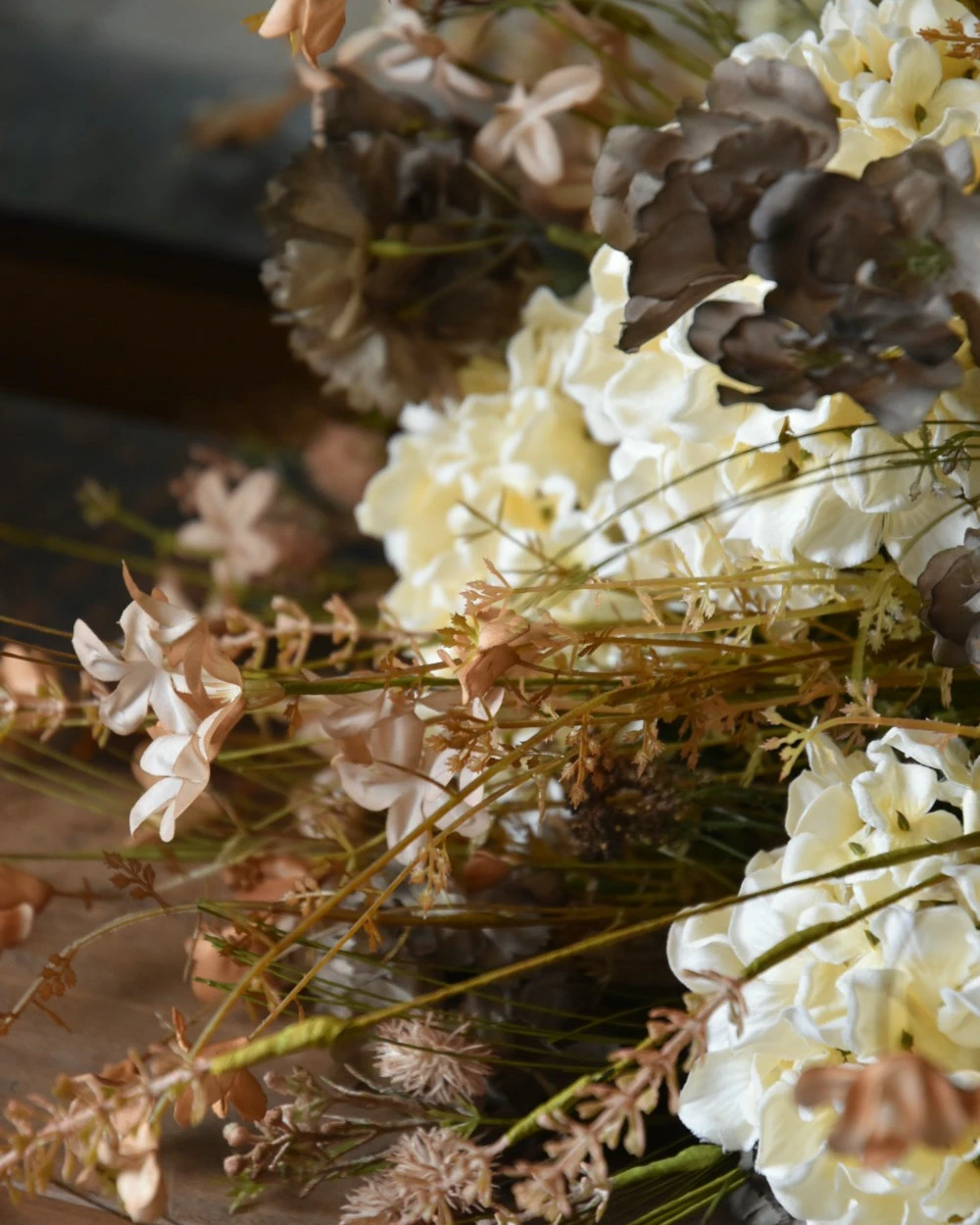 Zijde Boeket Met Hortensia's En Zachte Pastel Tinten 10 Zijde Boeket Met Hortensia's En Zachte Pastel Tinten - Afbeelding 8