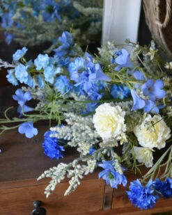 Zijde Boeket Met Tuinbloemen In Het Blauw Wit 15 Zijde Boeket Met Tuinbloemen In Het Blauw Wit -Bekend Decoratie Winkel zijde boeket met tuinbloemen in het blauw wit 5