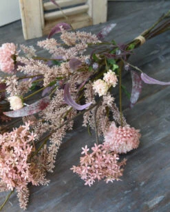 Zijde Brynxz Pluk Boeket In Roze Met Vlier En Wilgen Bloesem, Eucalyptus En Chrysanten -Bekend Decoratie Winkel zijde brynxz pluk boeket in roze met vlier en wilgen bloesem eucalyptus en chrysanten 1 4