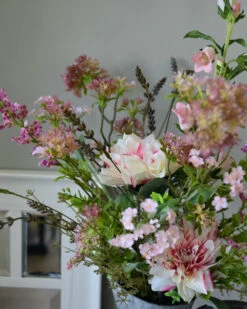 Zijde Plukboeket Van Roze Bloemen -Bekend Decoratie Winkel zijde plukboeket van roze bloemen 4