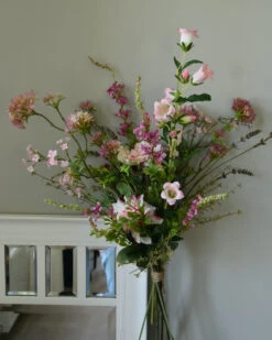 Zijde Plukboeket Van Roze Bloemen -Bekend Decoratie Winkel zijde plukboeket van roze bloemen 5