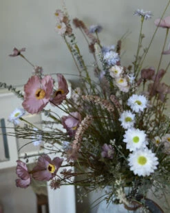 'Zijde' Boeket In Gemengde Lila Violet Kleurige Bloemen Van IB Laursen -Bekend Decoratie Winkel zijde veldboeket in gemengde lila violet kleurige bloemen van ib laursen 2