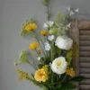 Zijde Vrolijk Pluk Boeket In Wit En Geel -Bekend Decoratie Winkel zijde vrolijk pluk boeket in wit en geel