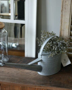 Zinken Gieter Met Lange Tuit, IB Laursen