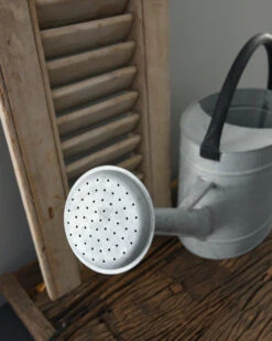 Zinken Gieter Met Zwart Handvat, IB Laursen 17 Zinken Gieter Met Zwart Handvat, IB Laursen -Bekend Decoratie Winkel zinken gieter met zwart handvat ib laursen 7