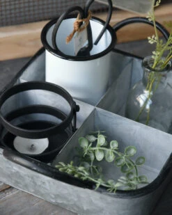 Zinken Vakkenbak Met Zwarte Accenten, IB Laursen -Bekend Decoratie Winkel zinken vakkenbak met zwarte accenten ib laursen 3