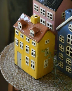 Zonnig Geel Theelicht Pakhuis Met Dakkapellen Nyhavn, IB Laursen 10 Zonnig Geel Theelicht Pakhuis Met Dakkapellen Nyhavn, IB Laursen -Bekend Decoratie Winkel zonnig geel theelicht pakhuis met dakkapellen nyhavn ib laursen 2