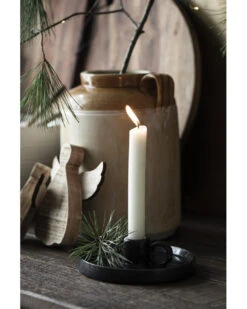 Zwarte Aardewerk Kandelaar Met Oor, IB Laursen 12 Zwarte Aardewerk Kandelaar Met Oor, IB Laursen -Bekend Decoratie Winkel zwarte aardewerk kandelaar met oor ib laursen 2