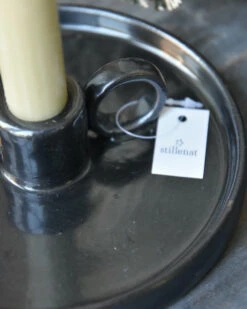 Zwarte Aardewerk Kandelaar Met Oor, IB Laursen 16 Zwarte Aardewerk Kandelaar Met Oor, IB Laursen -Bekend Decoratie Winkel zwarte aardewerk kandelaar met oor ib laursen 6